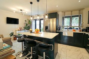 Kitchen- click for photo gallery